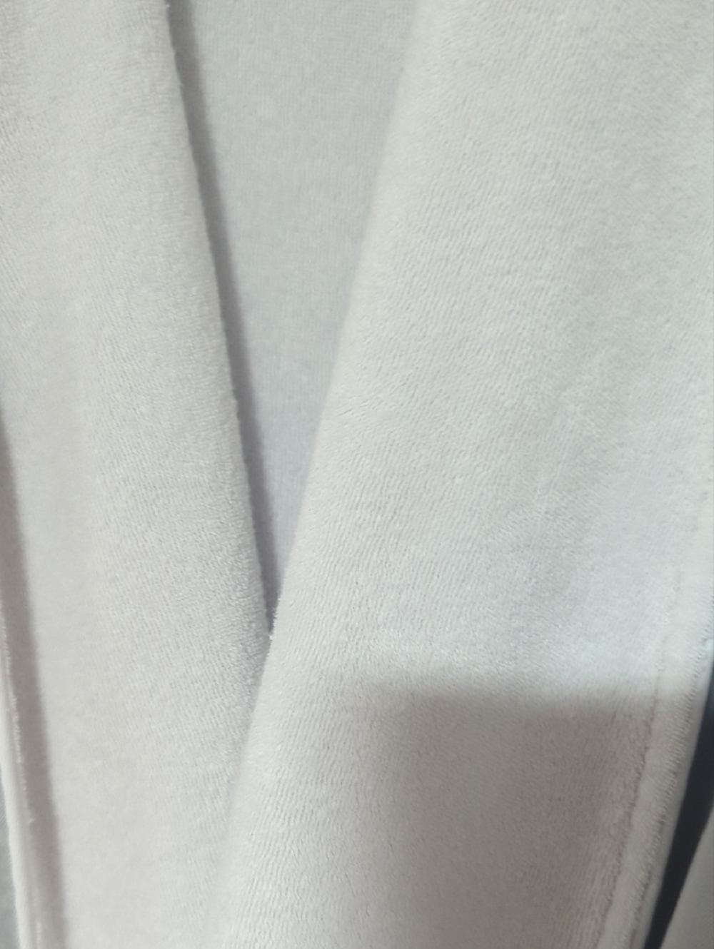 Kassatex Spa Light Gray Plush Robe - Picture 6 of 8